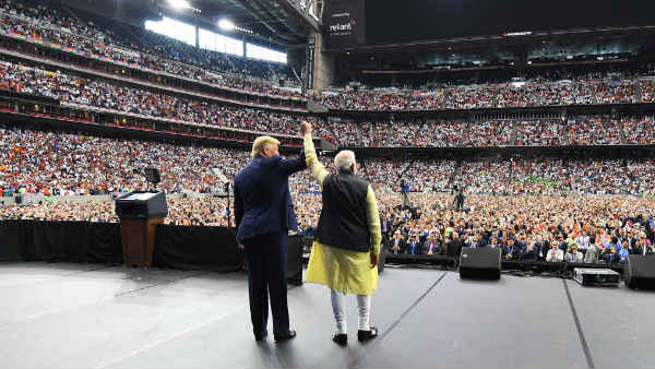 घिर गया पाकिस्तान