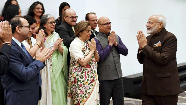 पीएम मोदी को मिला भव्य स्वागत, पाक पीएम इमरान को कुछ नहीं पीएम मोदी को मिला भव्य स्वागत, पाक पीएम इमरान को कुछ नहीं