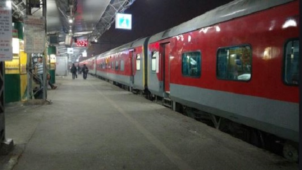 लोकसभा स्पीकर के पीए से भी भिड़ गए लोकसभा स्पीकर के पीए से भी भिड़ गए