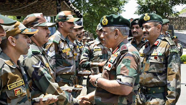 700 कश्‍मीरियों की हत्‍या!