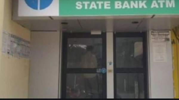 एटीएम उठा ले गए बदमाश