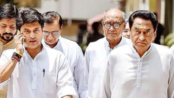 संकट में एमपी सरकार