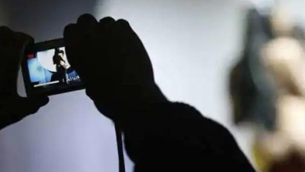 फेसबुक पर हुई दोस्ती, फिर...