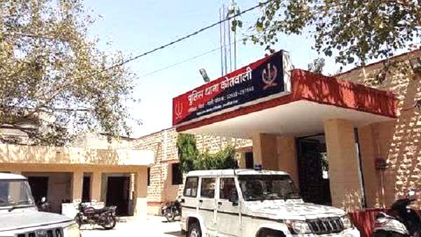 डिस्चार्ज होने के बाद भी मरीजों को अस्पताल में दिखाया गया