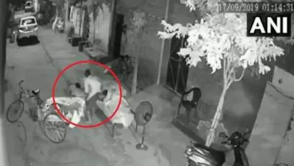 man attempts to steal child while she was sleeping with her mother in Ludhiana man attempts to steal child while she was sleeping with her mother in Ludhiana