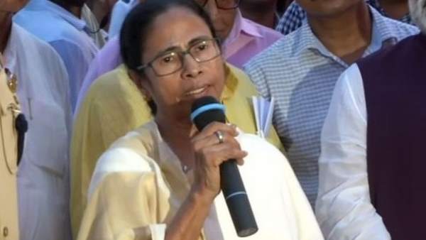 बोलीं- शरणार्थियों को नागरिकता मिले