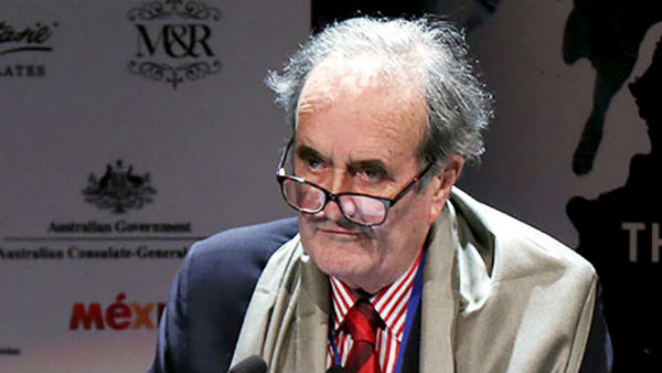 पद्मभूषण पुरस्कार से सम्मानित हैं