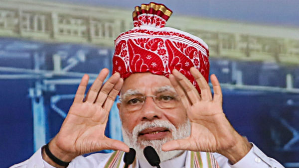 मोदी खुद बहुत अच्छे वक्ता और कवि हैं...