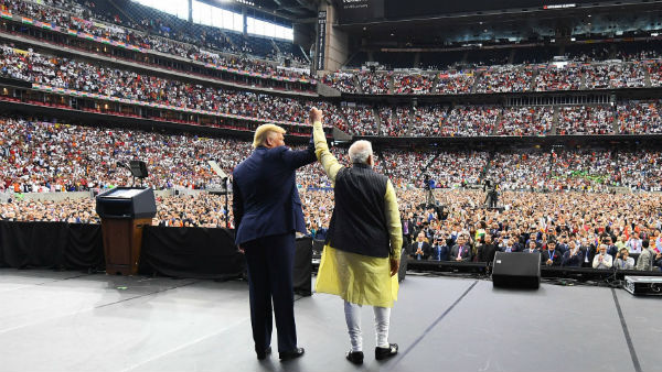 हाउडी मोदी में गूंजा वैष्णव जन तो..