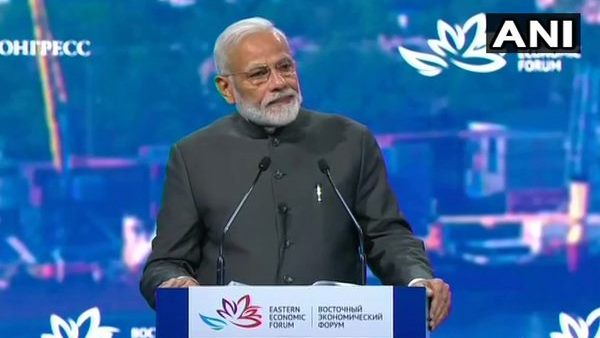पीएम मोदी ने रूस में पेश की सादगी की मिसाल पीएम मोदी ने रूस में पेश की सादगी की मिसाल