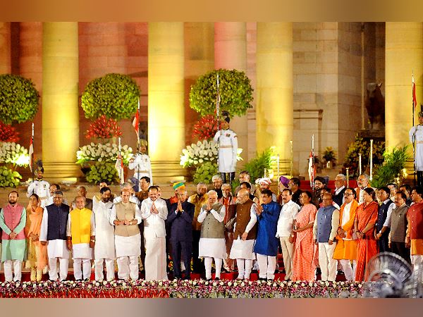 121 पन्ने पर तैयार की गई