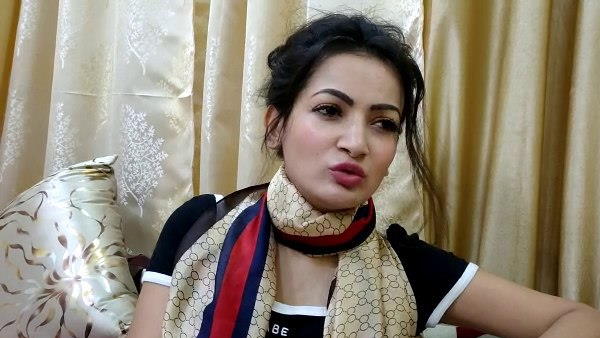 मॉडल को मैसेज कर किया परेशान