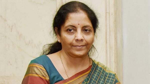 ऑटो सेक्टर में गिरावट पर सीतारमण के तर्क तथ्यों से परे ऑटो सेक्टर में गिरावट पर सीतारमण के तर्क तथ्यों से परे