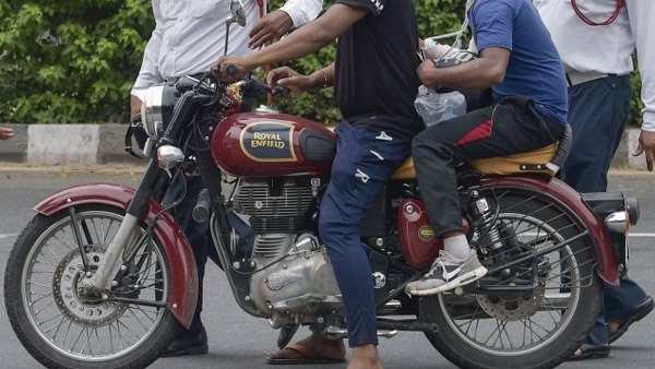 एक बाइकर का कटा 35 हजार का चालान