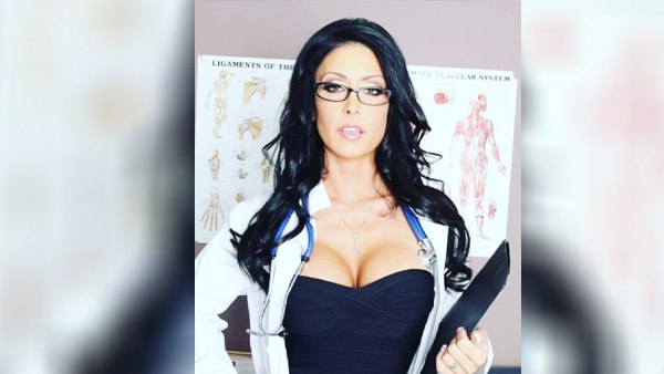 बाद में खुद का खोला था पोर्न स्‍टूडियो