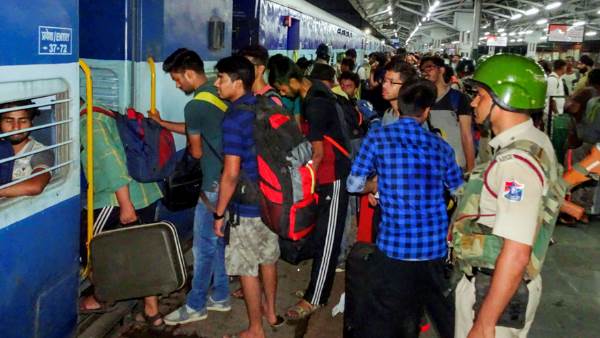 प्लास्टिक बोतल नष्ट करने वाली मशीनों का करें इस्तेमाल