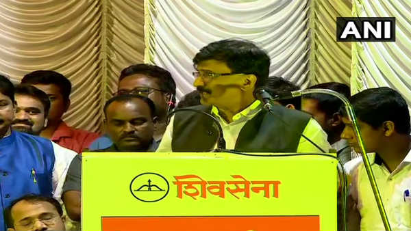 ठाकरे परिवार का सूरज आदित्य........