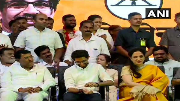 पहली बार चुनाव मैदान में ठाकरे परिवार