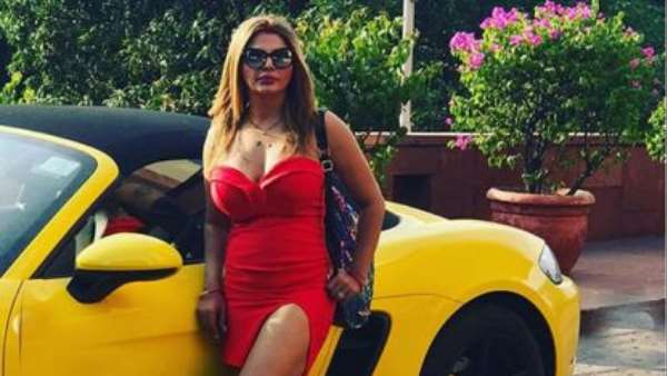 पति को मिलवाने को लेकर तरह-तरह की बातें