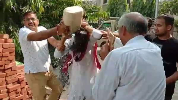 पुलिस को दिया चकमा