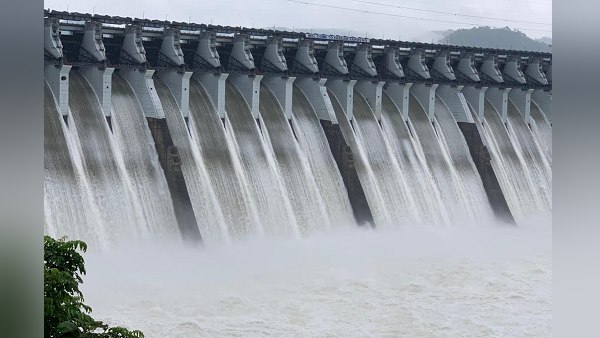 नर्मदा बांध प्रोजेक्ट पर 75,000 करोड़ रुपए खर्च हुए
