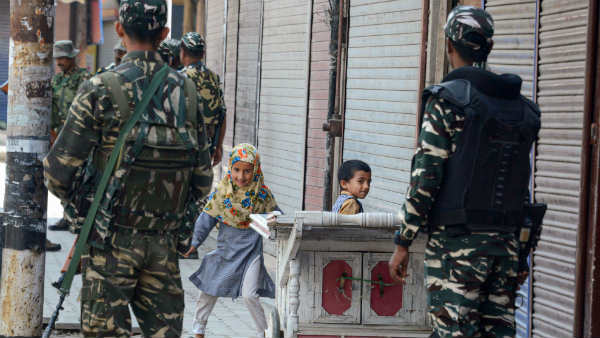 हालात असमान्य है, ये दिखाना चाहते हैं आतंकवादी