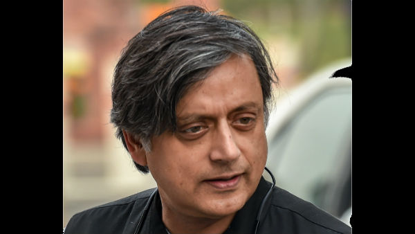 शशि थरूर ने फिर लगाई पाकिस्तान को फटकार