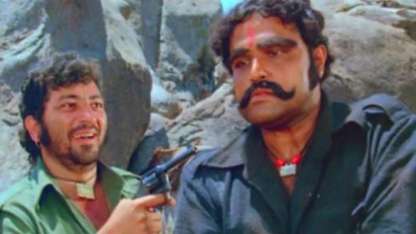 शोले देख कर 30 करोड़ लोगों ने हिंदी को जाना