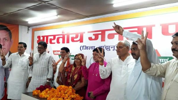 सांसद पुत्र भी थे दौड़ में