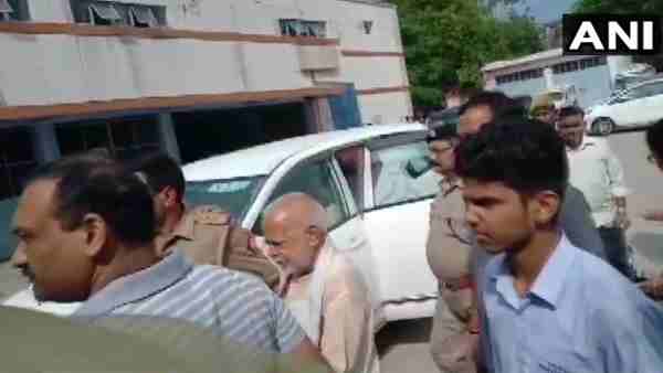 कितनी है चिन्मयानंद की संपत्ति?