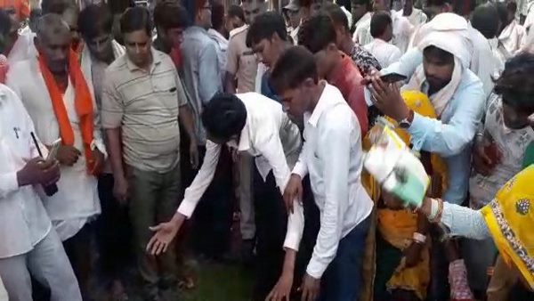 एसीएफ के सामने जताया ​आक्रोश