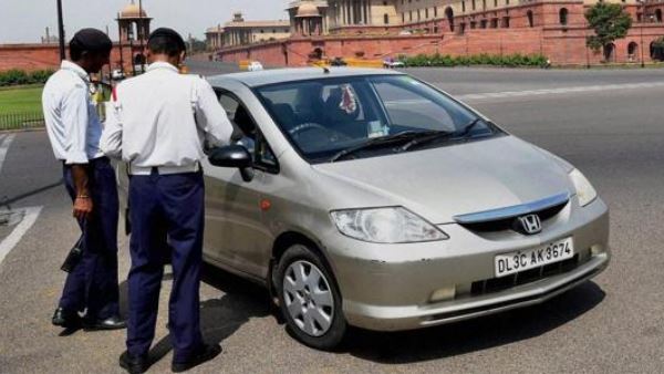 पिछली सीट पर सीट बेल्ट पहनने का नियम पहले से