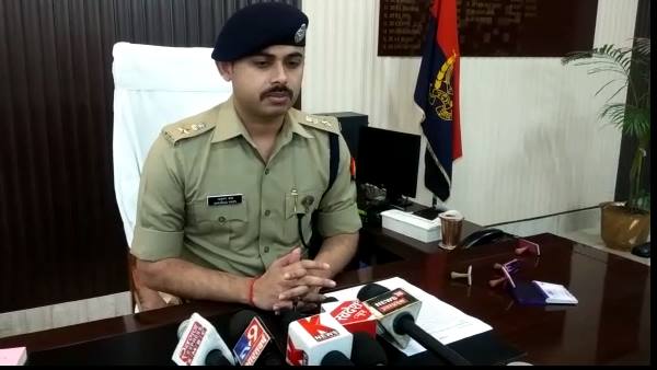 husband killed his wife in house at kanpur