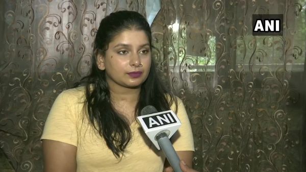 'ड्रामा बंद करो, खड़ा होना ही पड़ेगा'