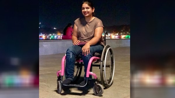 रीढ़ की हड्डी में चोट के कारण 13 सालों से दिव्यांग हैं विराली