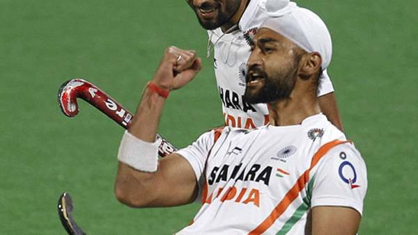  संदीप की नायक की छवि