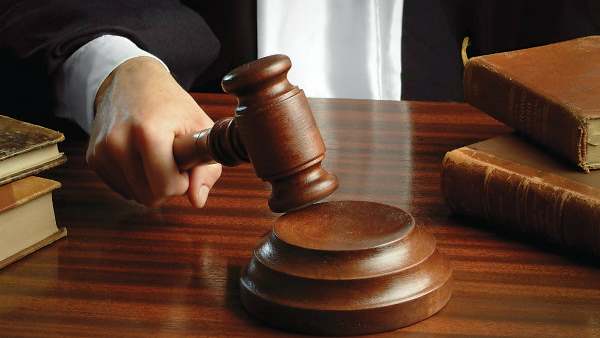 केस दर्ज कराने के लिए भी लड़ी लड़ाई