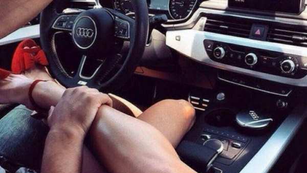 कपल की मुखालफत भी, समर्थन भी कपल की मुखालफत भी, समर्थन भी