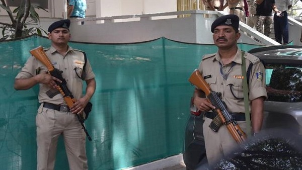 एलआईसी के क्लर्क से करियर शुरू किया था एलआईसी के क्लर्क से करियर शुरू किया था