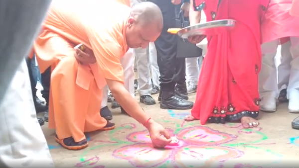 cm yogi aadityanath visit dispute palce of ayodhya and celeberate diwali in gorakhpur