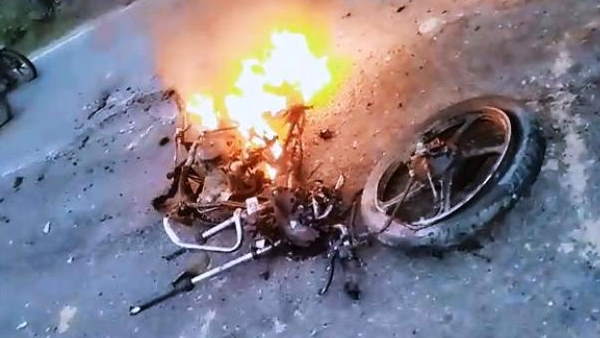 आधा किलोमीटर तक बाइक सहित पति-पत्नी को घसीटता रहा ट्रक