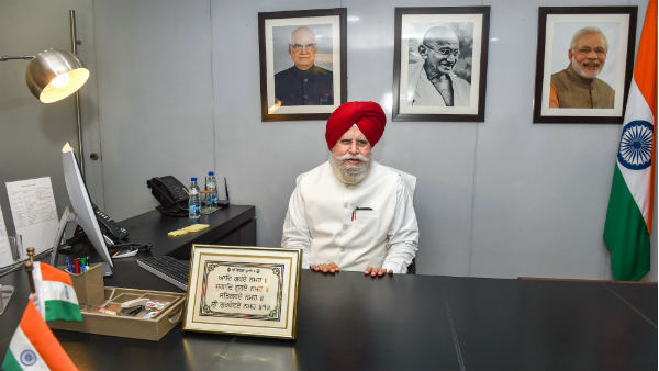 लोकसभा के लिए चुने गए 13 सिख सांसद