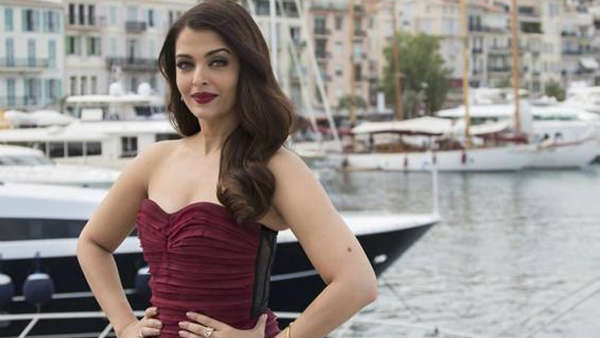 पार्टी में कई हस्तियां थीं मौजूद