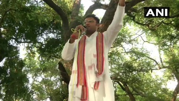 कांग्रेस के हरियाणा प्रभारी गुजाम नबी आजाद के खिलाफ नारे लगाए कांग्रेस के हरियाणा प्रभारी गुजाम नबी आजाद के खिलाफ नारे लगाए