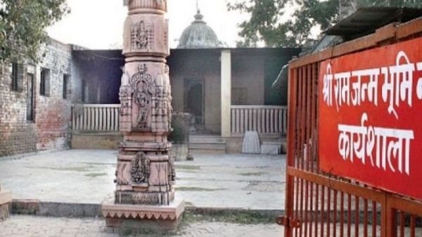धवन के नक्शा फाड़ने पर हुआ विवाद