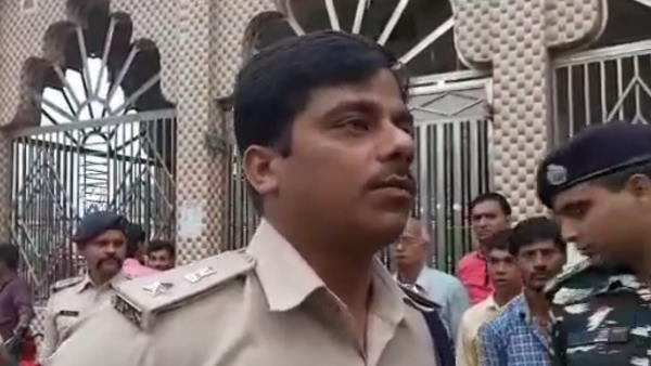 पुलिस ने विकास का इतिहास खंगाला