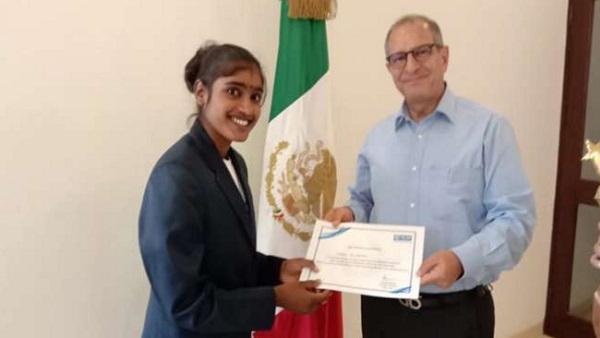 मुजौना गांव के उपेंद्र साह की बेटी हैं निक्की मुजौना गांव के उपेंद्र साह की बेटी हैं निक्की