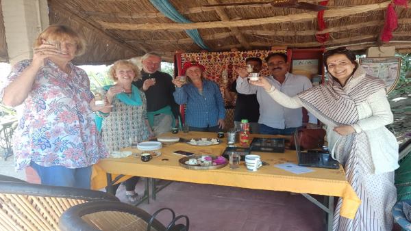 देश की पहली कैमल मिल्क डेयरी खोली