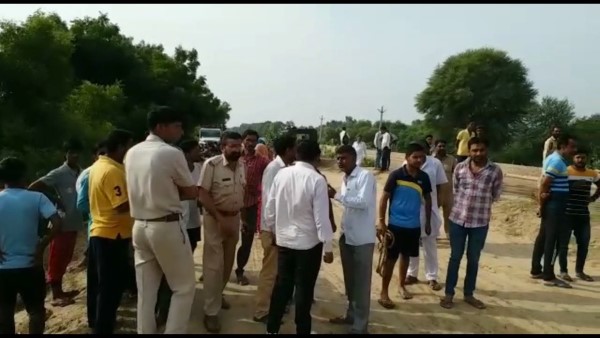 मां-बेटी को सुरक्षित निकाला
