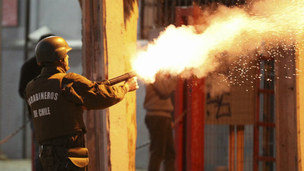 प्रदर्शन में शामिल स्‍कूल के बच्‍चे 